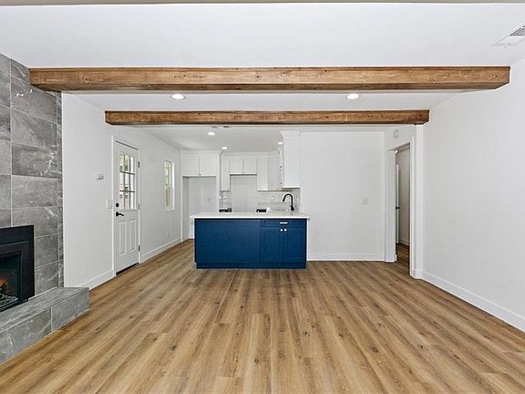 2nd image of 1095 Dumas Ln