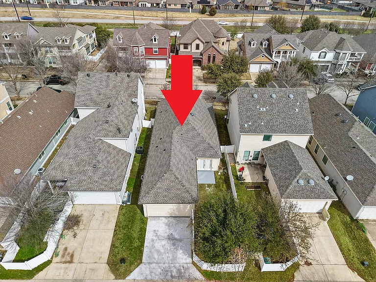 924 Charleston Ln — Photo 15