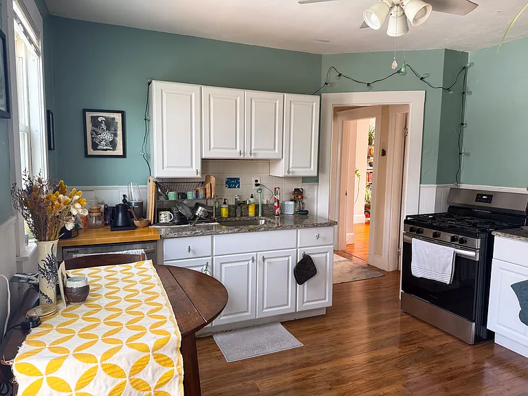 eat in kitchen with full walk-in pantry