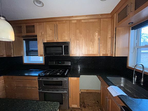 5th image of 5342 N Cicero Ave