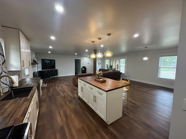 10310 Picadilly Ln SW, Huntsville, AL 35803