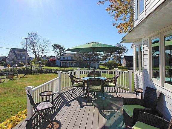 Enjoy al fresco meals on the front deck.