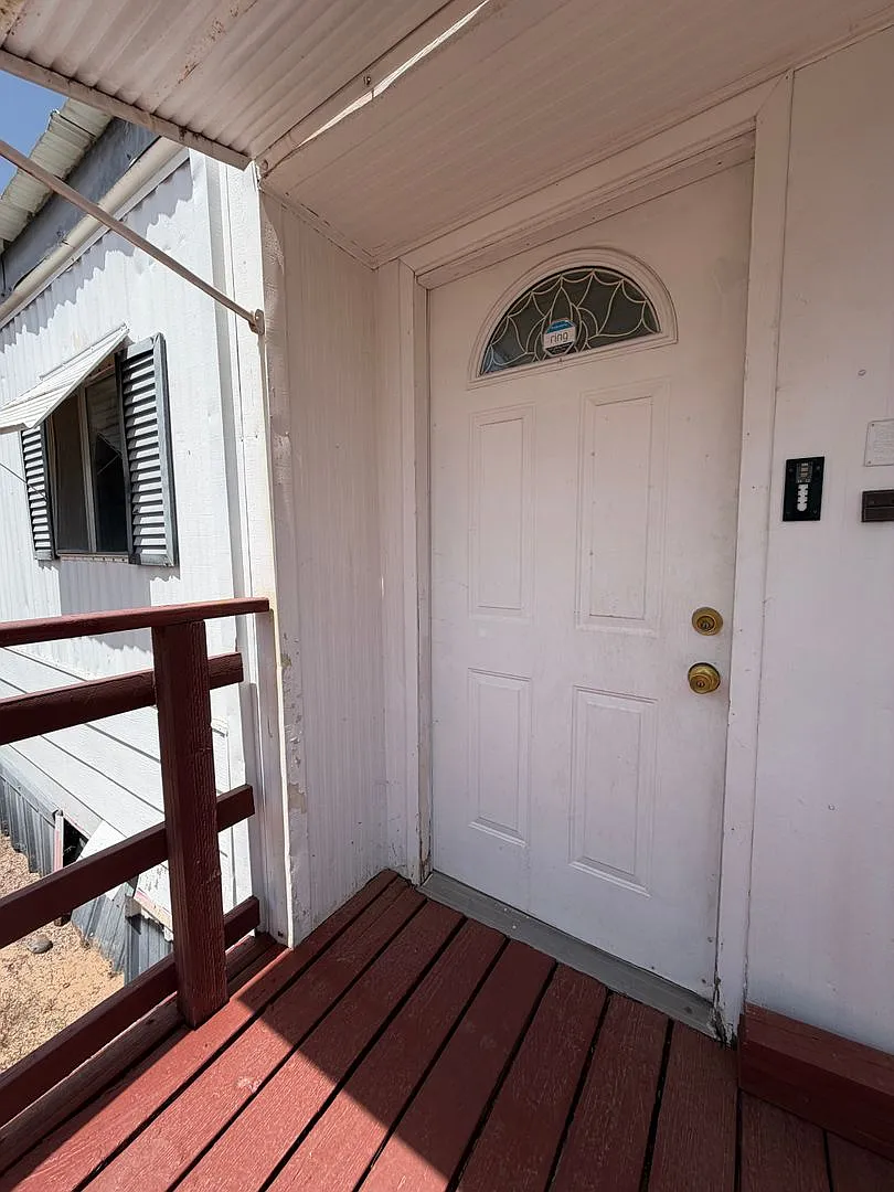Spacious 2-Bedroom, 2-Bathroom Home with Covered Deck & Large Yard! — Photo 3