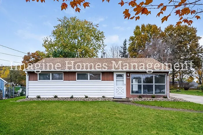 1879 Hillsdale Dr — Photo 1