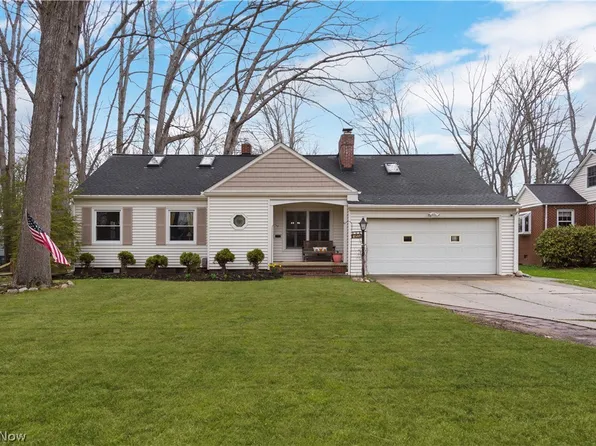 28536 W Oviatt Rd, Bay Village, OH 44140