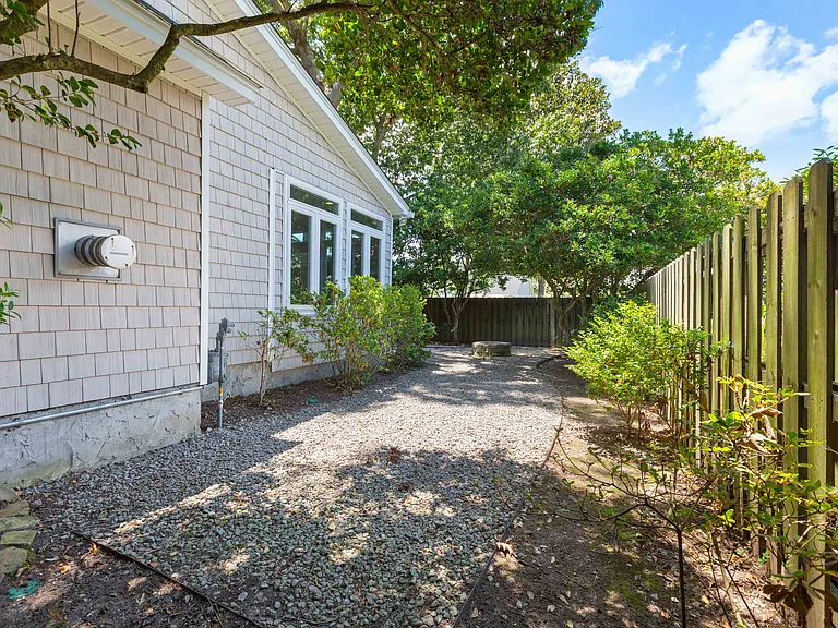 732 Lawton Harbor Dr — Photo 36