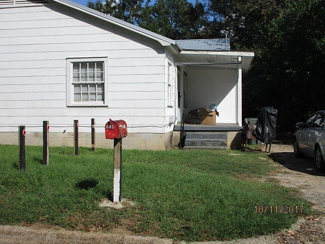 2nd image of 603 S College St
