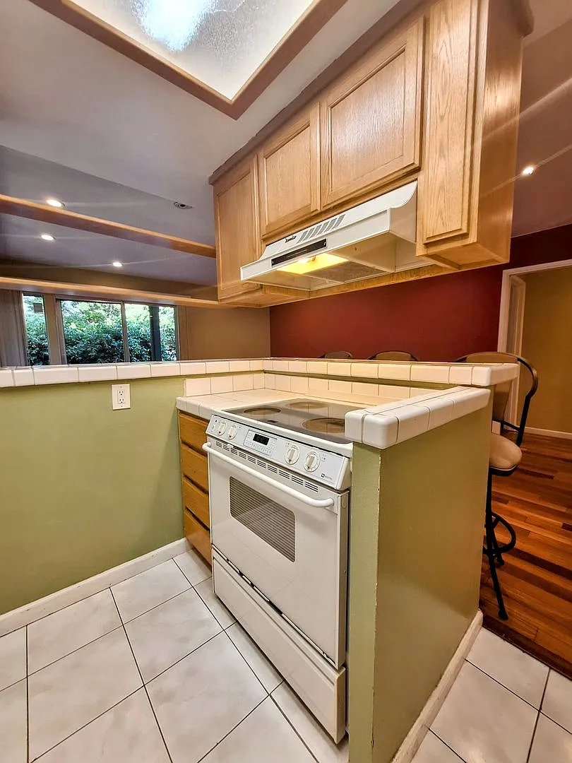 First Floor 1bd Condo in Beautiful Vista Del Lago Community — Photo 3