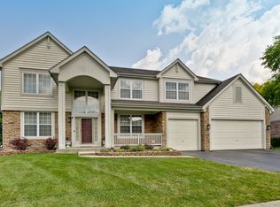 305 Camargo Ct, Vernon Hills, IL 60061