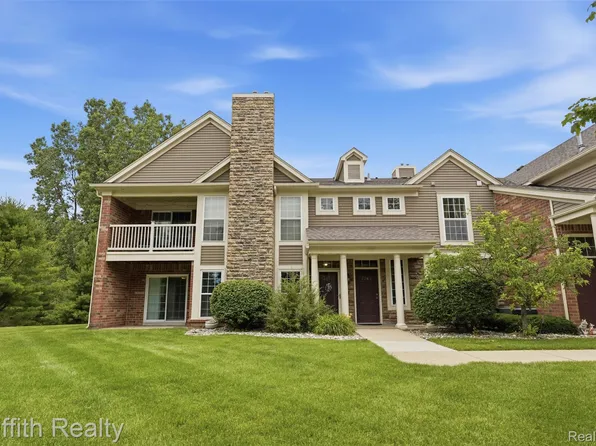 4271 Deeside Dr, Brighton, MI 48116