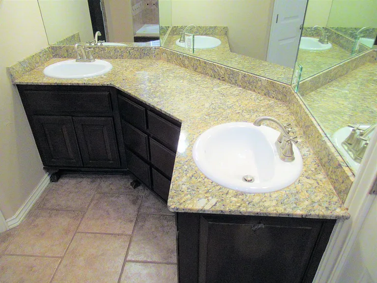 3341 Heritage Green Cir — Photo 25