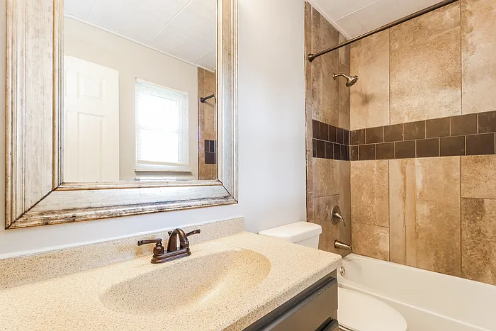 140 Mason Ave — Photo 11