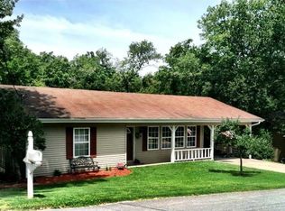 2 Leverton Ln, Bella Vista, AR 72715