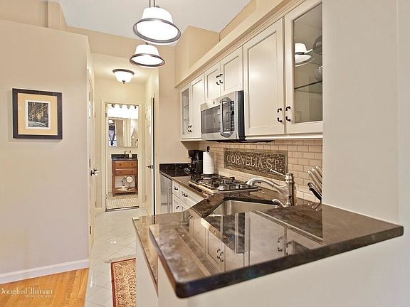 3rd image of 24 Cornelia St APT 5