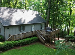 112 Park Cir, Townville, SC 29689