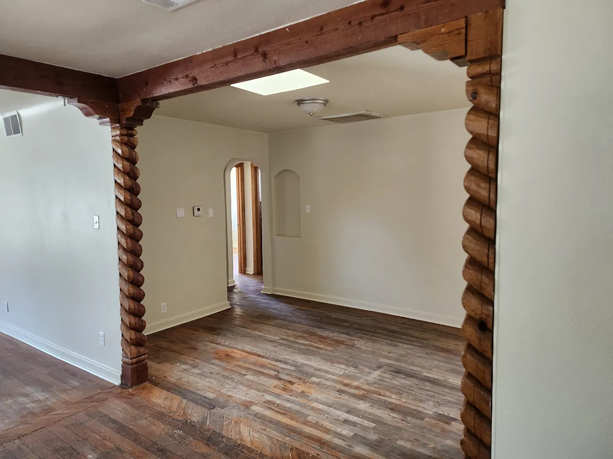 Dining area - 3312 West St