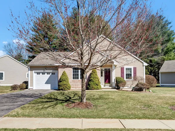 44 Bailey Circle #44, South Windsor, CT 06074