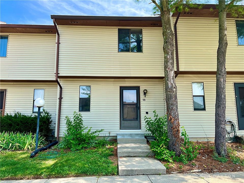 1st image of 300 Oak Creek Ct APT 16