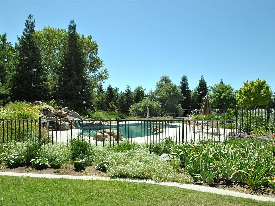 2nd image of 8628 N Linda Ln