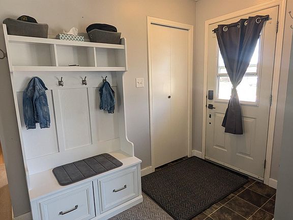 2nd image of 5721 44a St