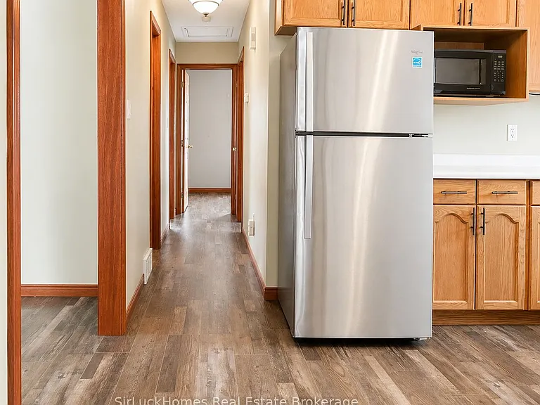 306 McKellar St — Photo 8
