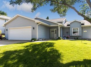 1721 26th St NW, Cedar Rapids, IA 52405