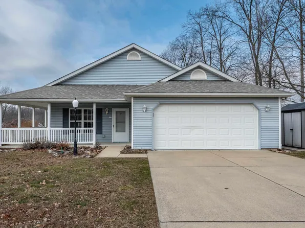 832 S Lantern Ln, Ellettsville, IN 47429