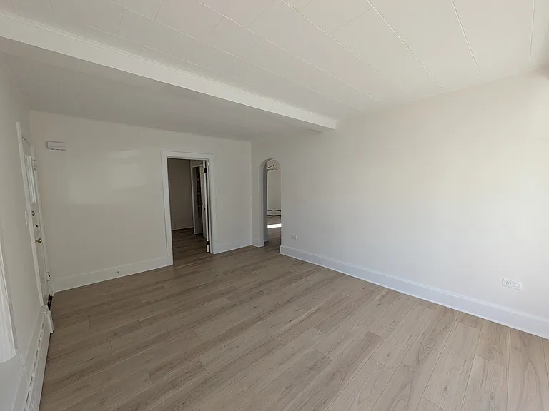 1516 Lee St — Photo 32