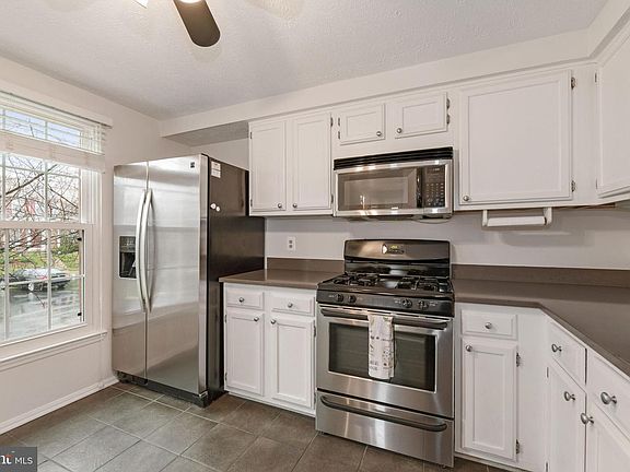 5th image of 6010 Goldenrod Ct