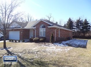 27138 S Fountainview Dr, Crete, IL 60417