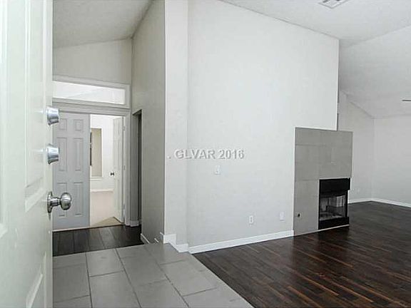 2nd image of 3067 Kennewick Dr