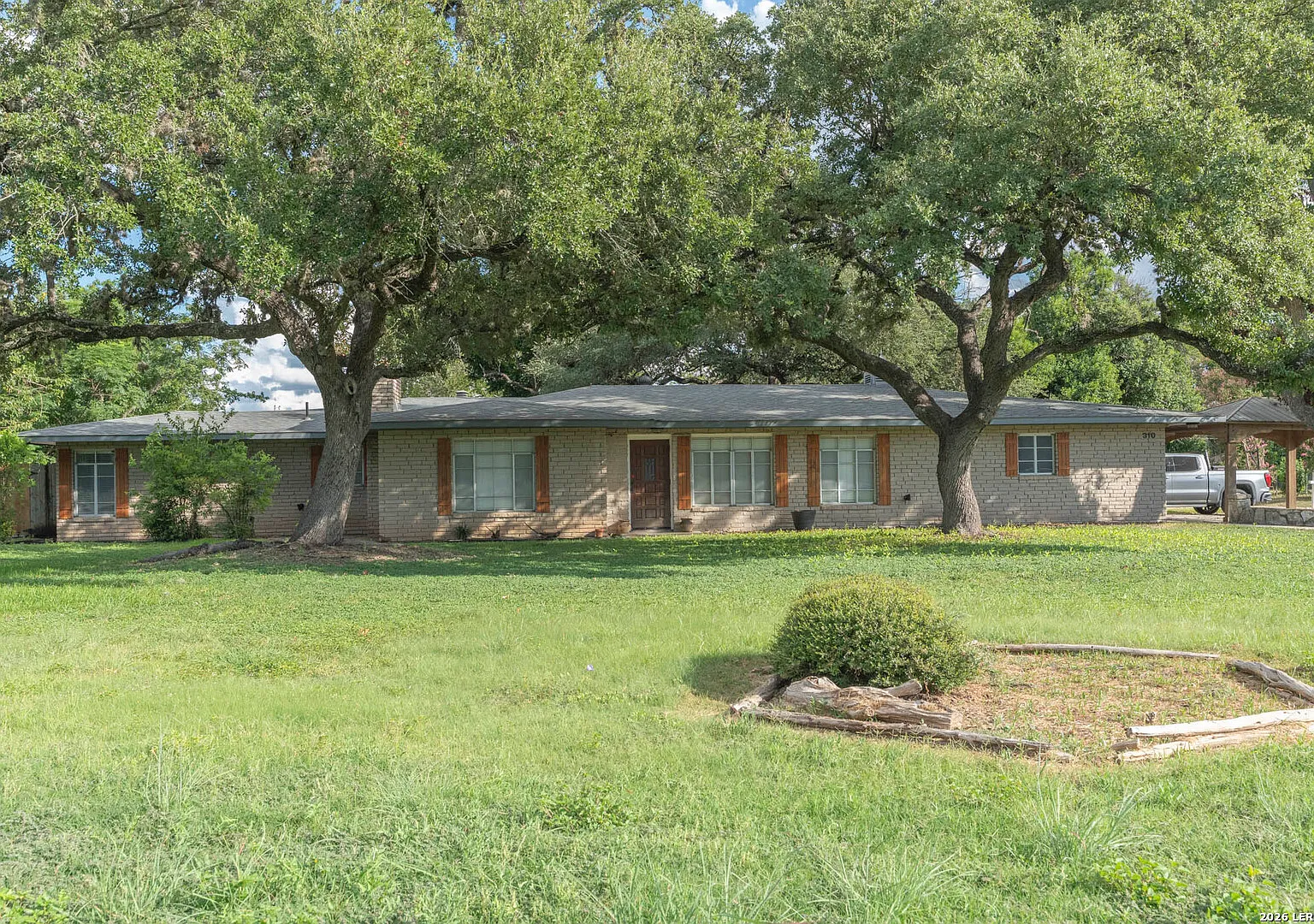 3 bed, 1937 sqft, $3,500 — Photo 1