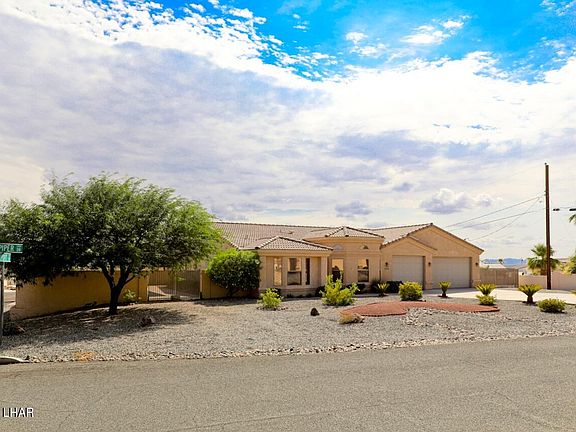 2nd image of 3356 Sand Piper Dr
