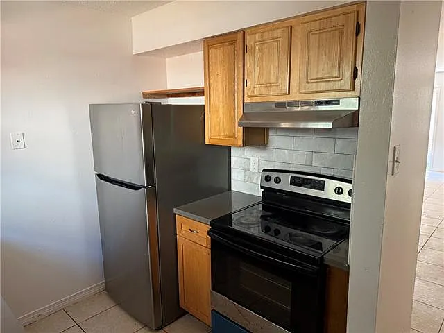2 bed, 1.5 bath, 1000 sqft, $1,300 — Photo 2