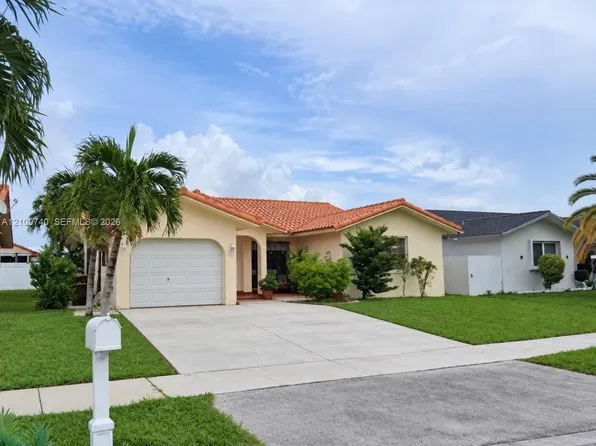 7557 W 4th Ln, Hialeah, FL 33014