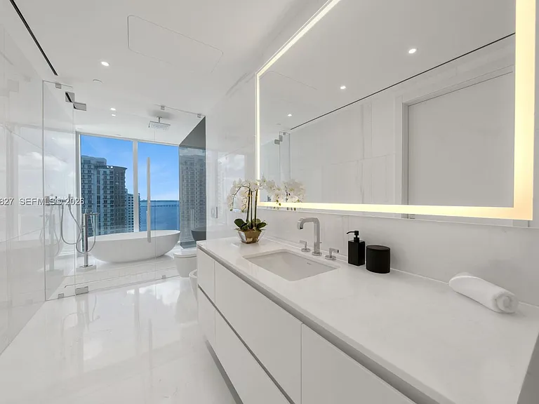 300 Biscayne Boulevard Way #2701 — Photo 18