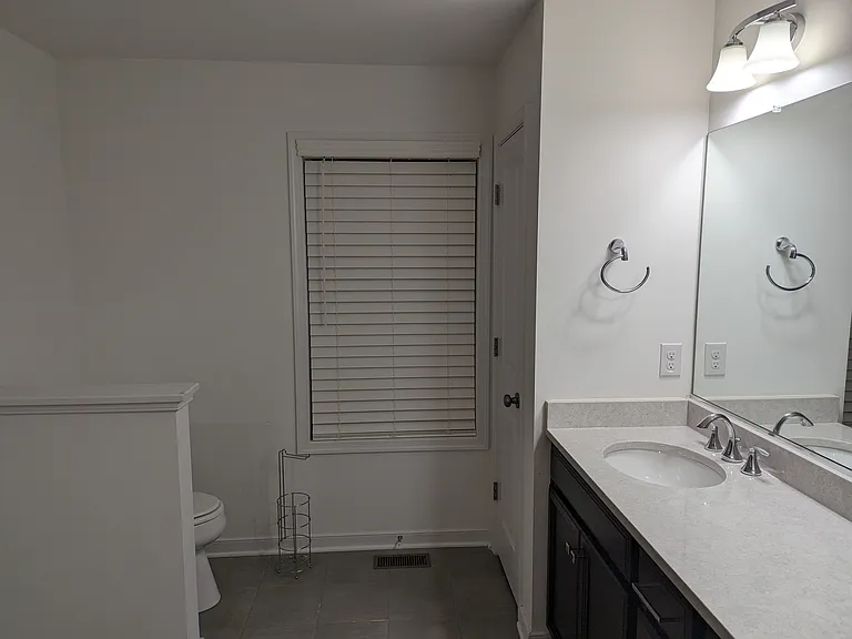 Master bath - linen closet