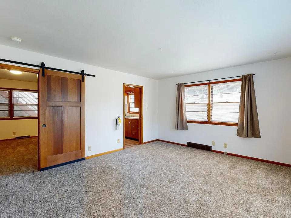210 Campus Ave
