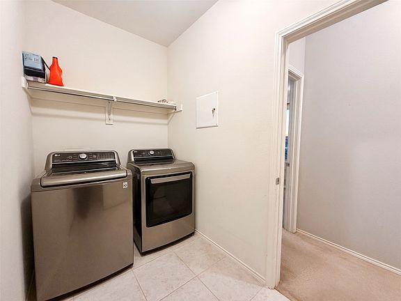 4th image of 1131 Grimes Dr