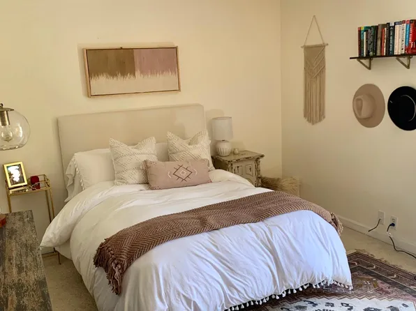 2607 Pirineos Way Unit 101, Carlsbad, CA 92009