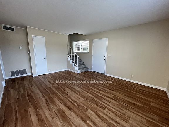 4th image of 4548 Hamilton Ave APT 3