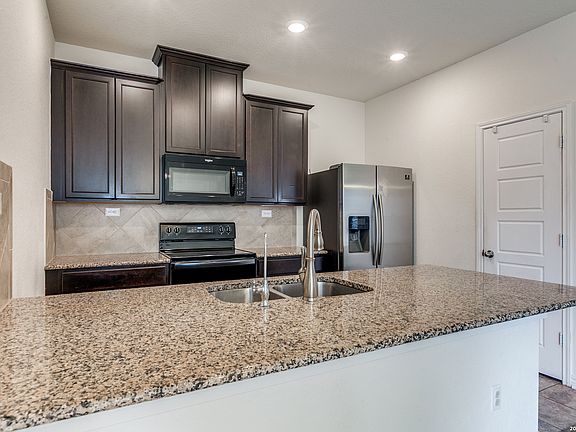 3rd image of 6434 Buffalo Ranch