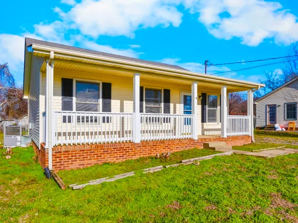 306 Alan Ct, Oak Grove, KY 42262