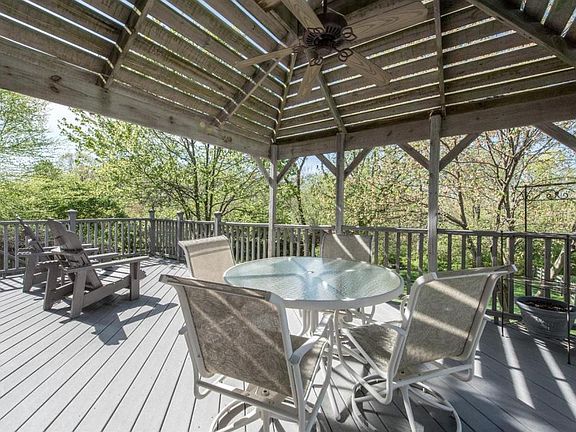 3rd image of 3061 Autumnridge Dr