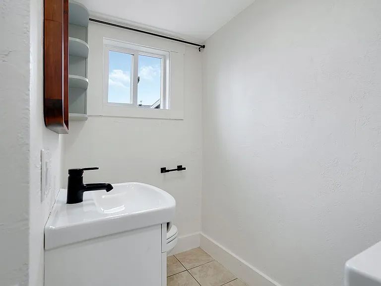 1204 Commercial St NE — Photo 13