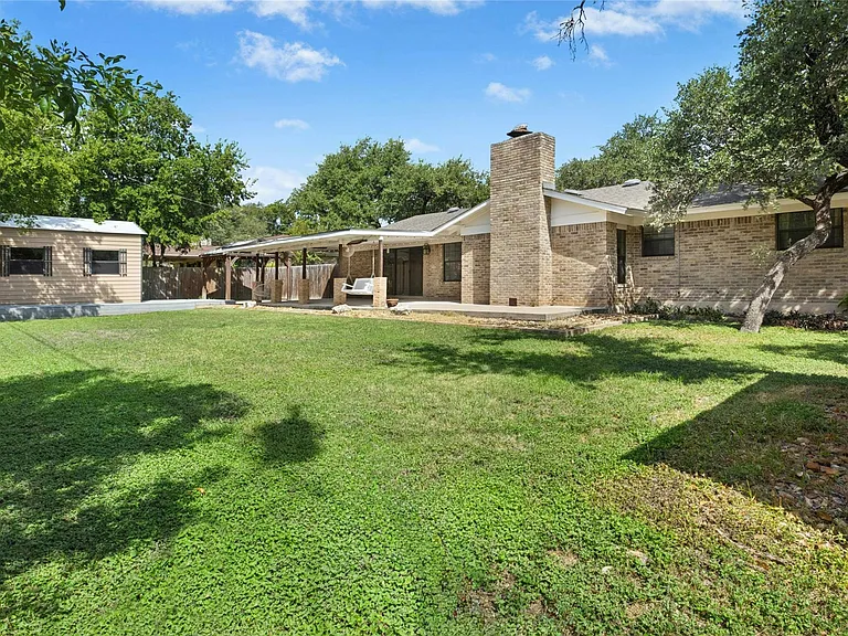 1401 Dragon Dr — Photo 22