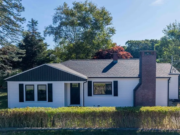 122 James St, Acushnet, MA 02743