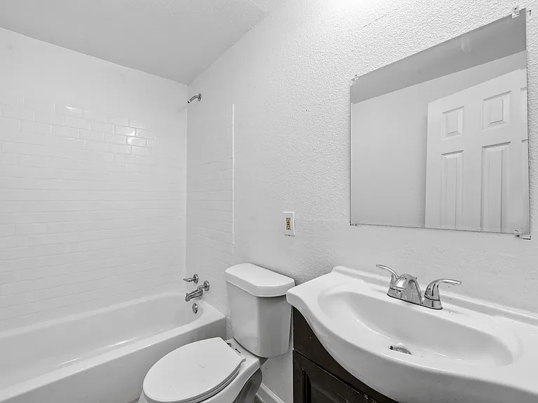 120 E Monterey St #116 — Photo 13