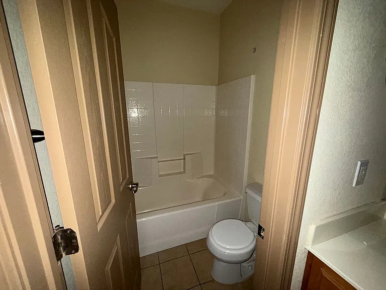 1764 Golden Way — Photo 24