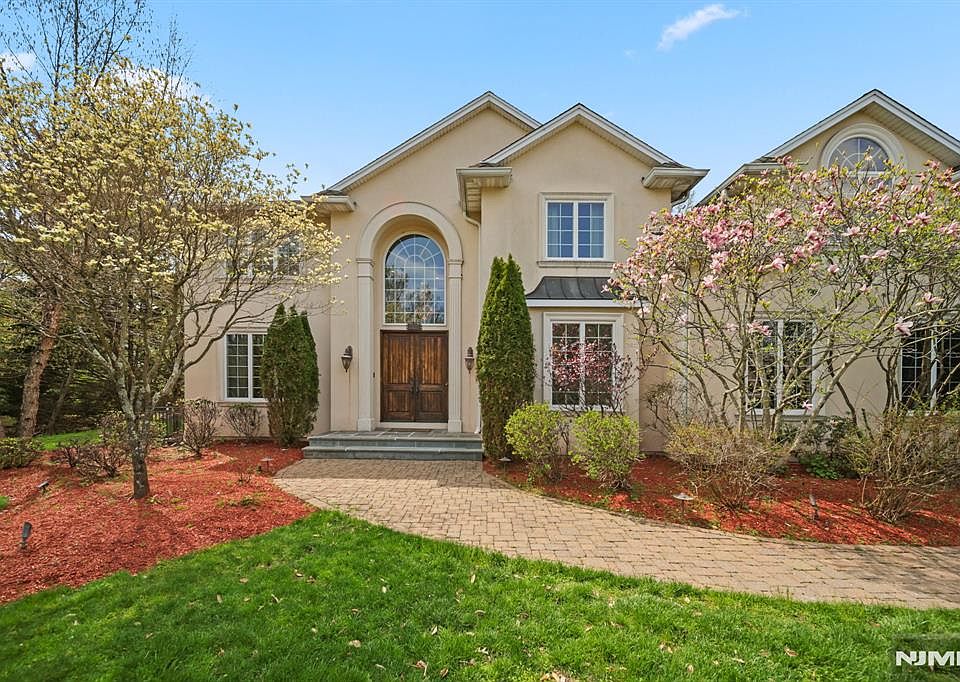 1st image of 43 Beverly Rd